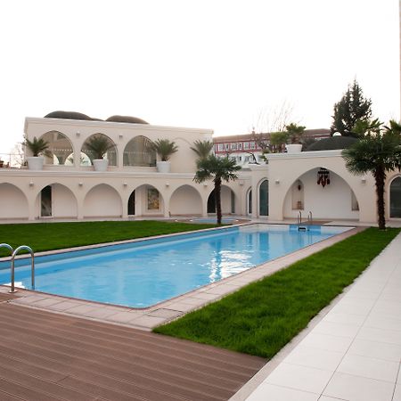 Holiday Inn Istanbul City By Ihg Съоръжения снимка The swimming pool
