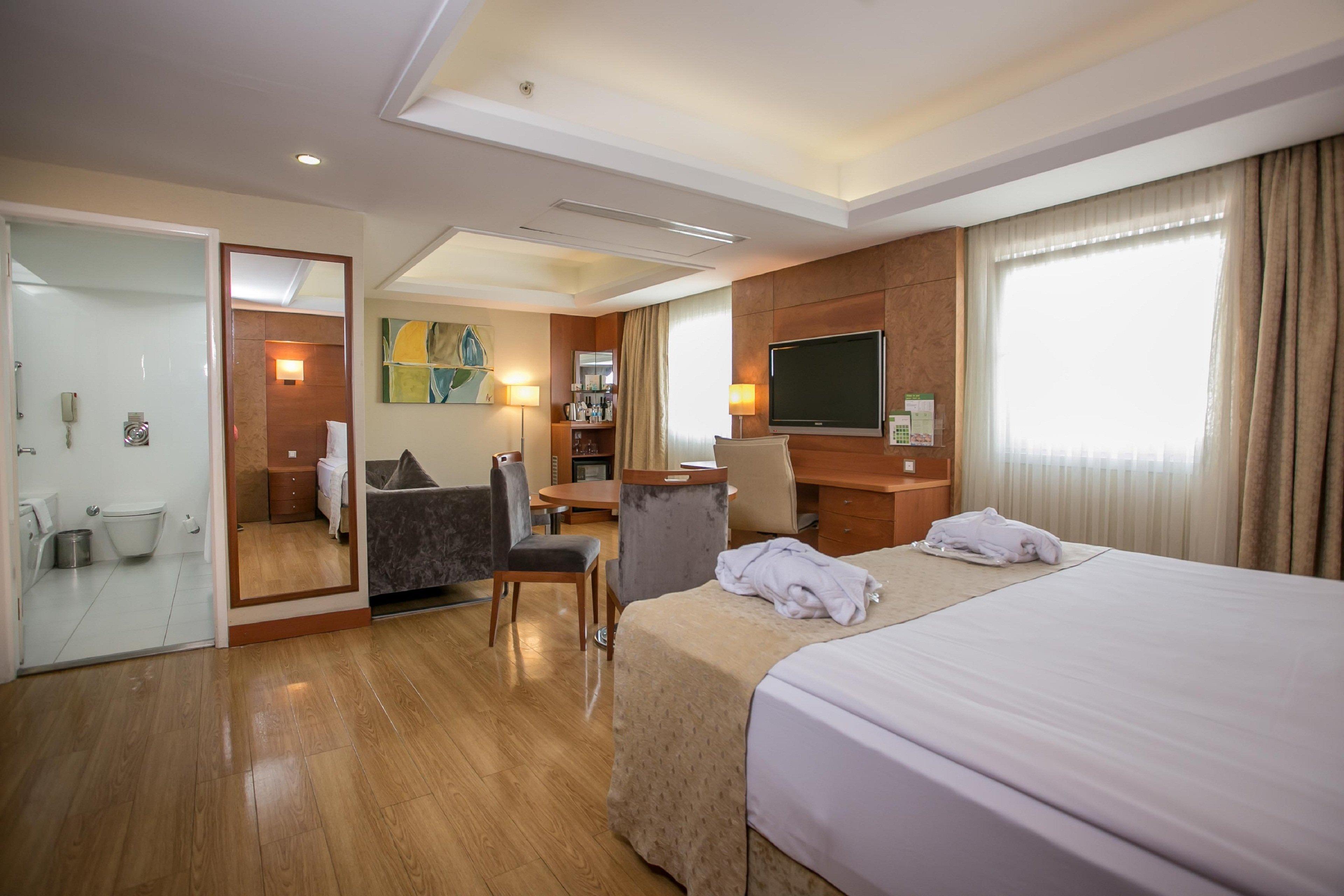 Holiday Inn Istanbul City By Ihg Екстериор снимка Suite