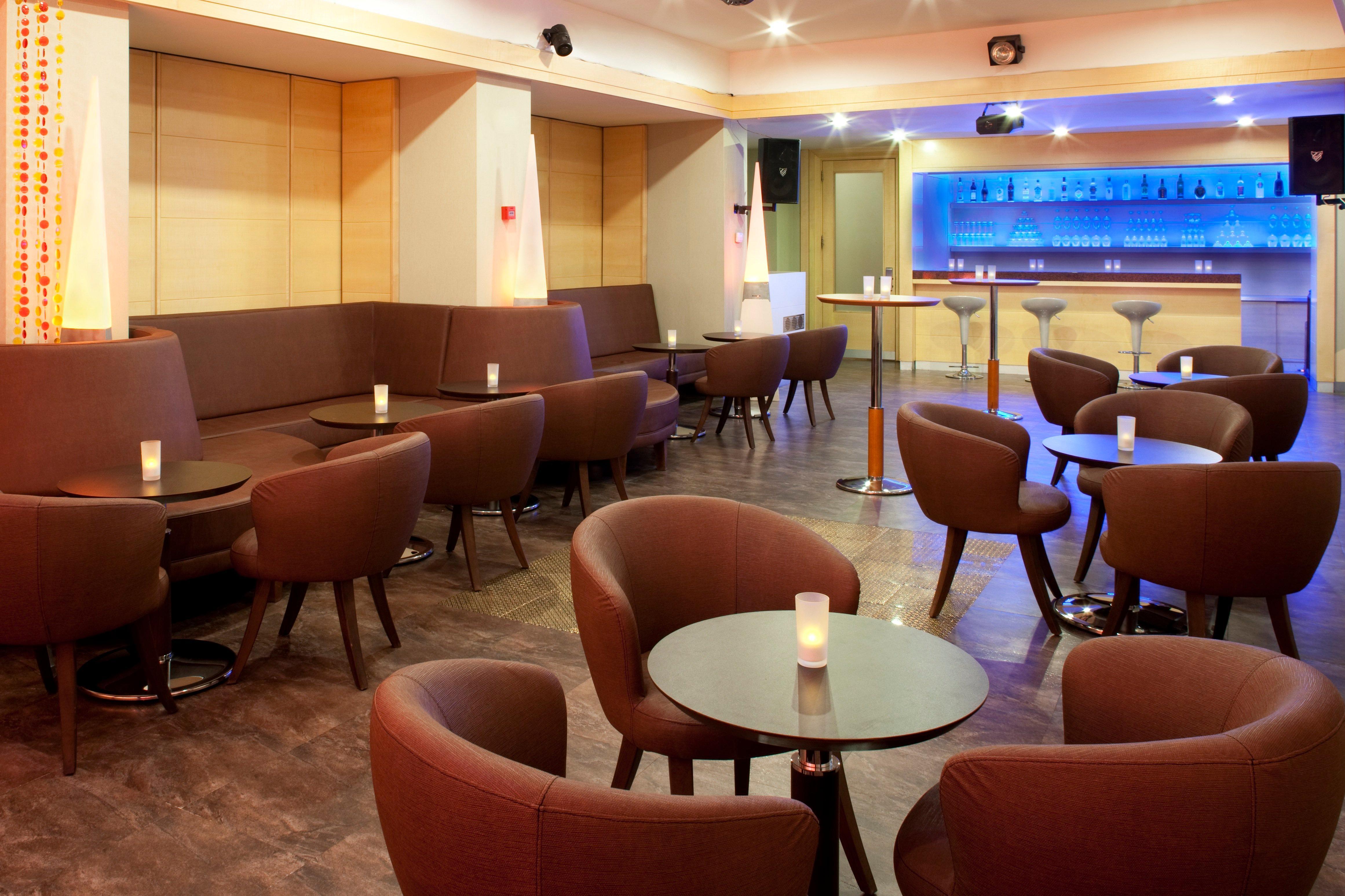 Holiday Inn Istanbul City By Ihg Екстериор снимка The bar at the 2008 Berlinale