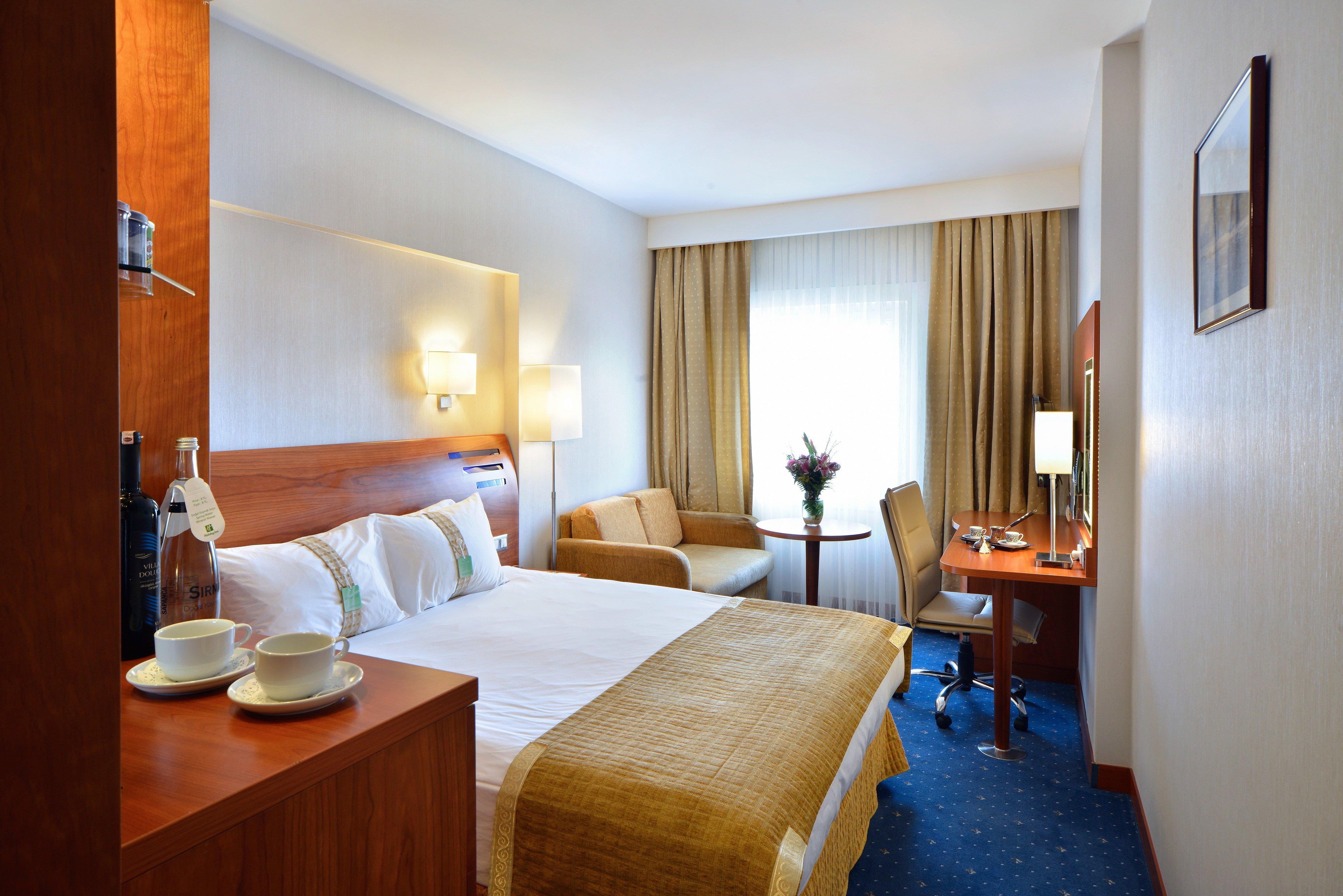Holiday Inn Istanbul City By Ihg Екстериор снимка A room at the hotel