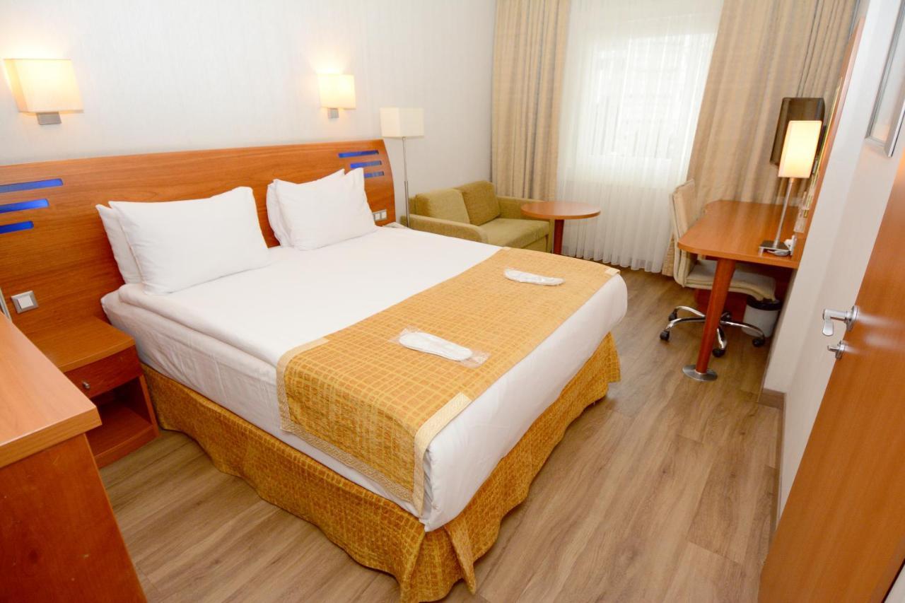 Holiday Inn Istanbul City By Ihg Екстериор снимка A room at the hotel